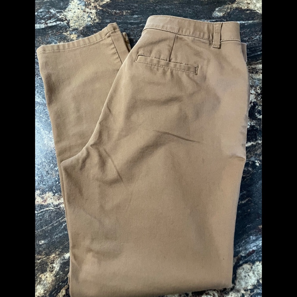 Christopher & Banks Signature Slimming Pant.  Size 12.